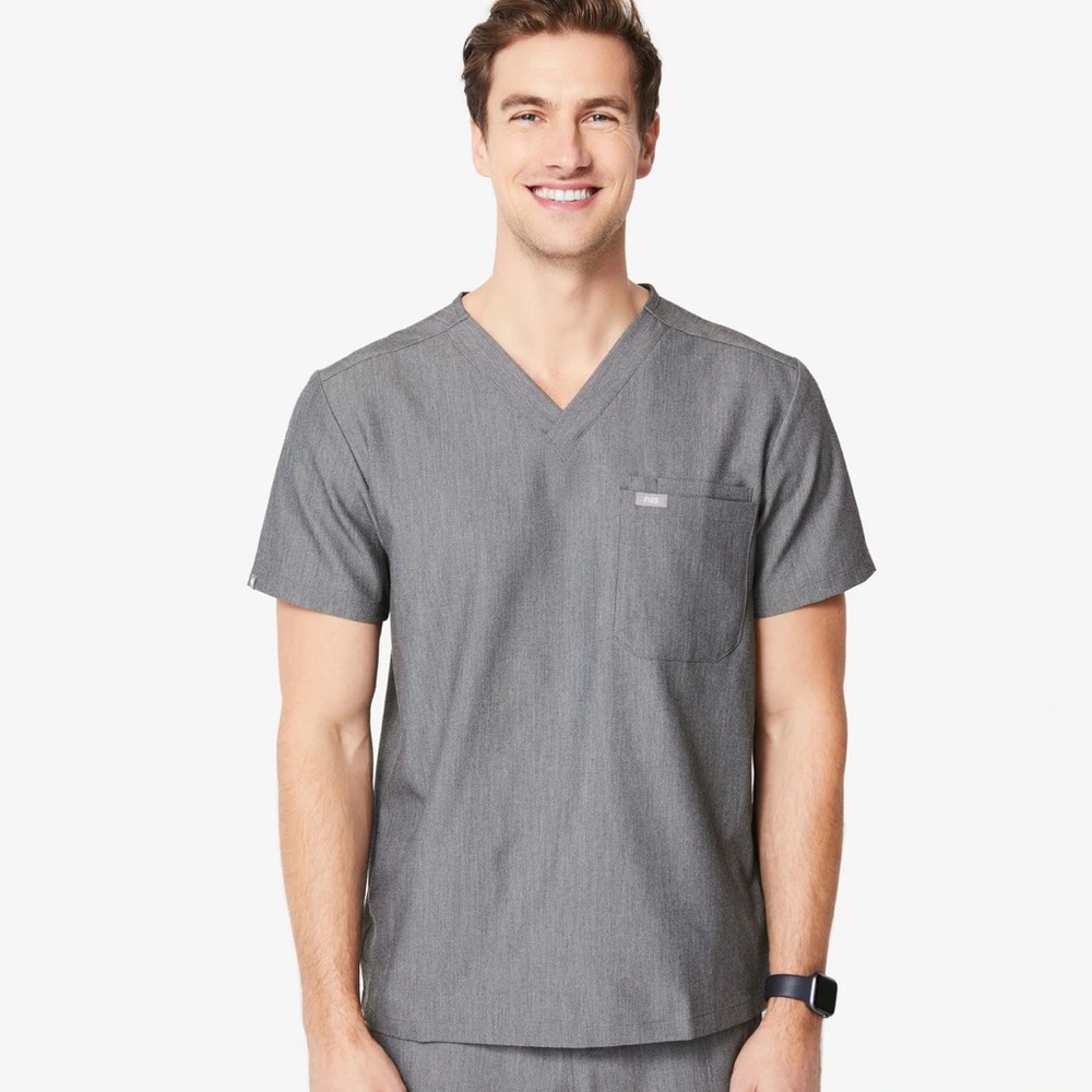 Figs Graphite mens leon two pocket top XL graphite NWT